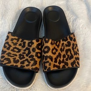Gentle souls Iona Leopard print Slide Sandals